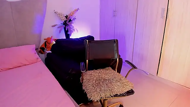 rachaeldeckard   online show from 7, 11, 2025