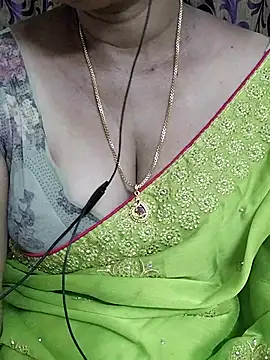Snapshot of kavi-99 chatting on 4, 8, 2026 kavi-99 online show from 4, 8, 2026