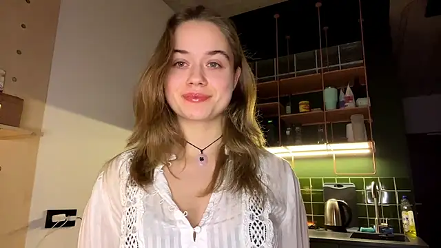 Snapshot of RoxyStar17 chatting on 8, 1, 2025 RoxyStar17 online show from 8, 1, 2025