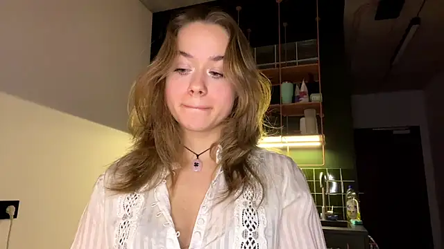 Snapshot of RoxyStar17 chatting on 10, 1, 2025 RoxyStar17 online show from 10, 1, 2025