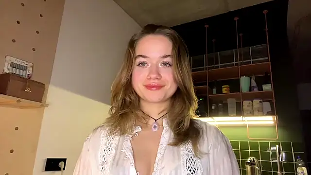 Snapshot of RoxyStar17 chatting on 16, 1, 2025 RoxyStar17 online show from 16, 1, 2025