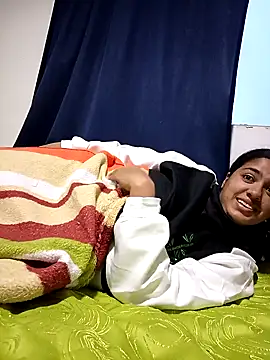 Snapshot of cleo_lincy13 chatting on 3, 1, 2025 cleo lincy13 online show from 3, 1, 2025