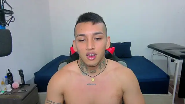 Snapshot of David_Adams2003 chatting on 24, 1, 2025 David Adams2003 online show from 24, 1, 2025