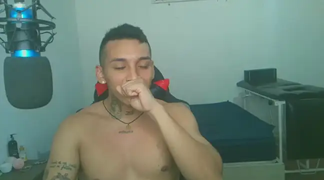 Snapshot of David_Adams2003 chatting on 27, 1, 2025 David Adams2003 online show from 27, 1, 2025