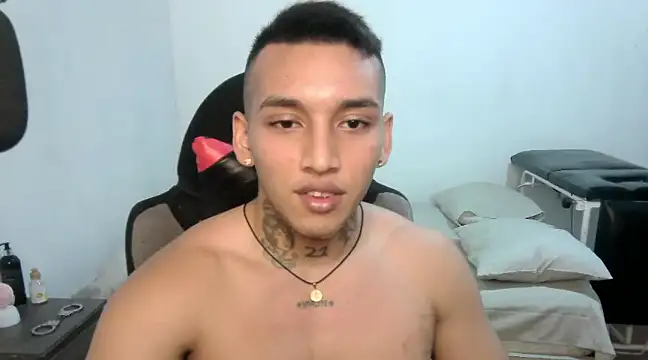 Snapshot of David_Adams2003 chatting on 6, 2, 2025 David Adams2003 online show from 6, 2, 2025