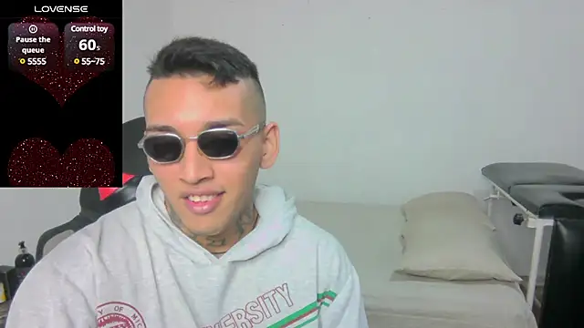 Snapshot of David_Adams2003 chatting on 20, 2, 2025 David Adams2003 online show from 20, 2, 2025