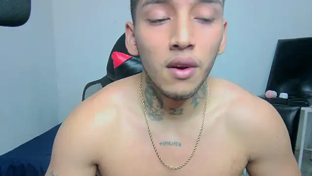 Snapshot of David_Adams2003 chatting on 28, 2, 2025 David Adams2003 online show from 28, 2, 2025