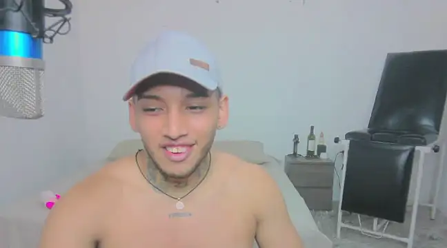 Snapshot of David_Adams2003 chatting on 6, 3, 2025 David Adams2003 online show from 6, 3, 2025