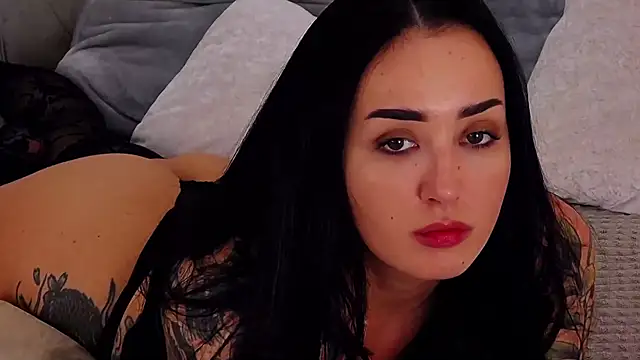 KimKhallifa online show from 1, 3, 2025