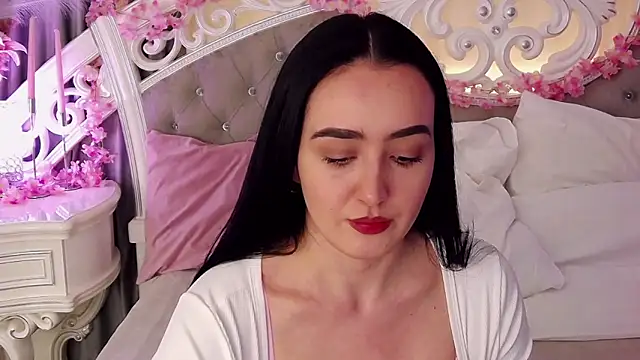 KimKhallifa online show from 15, 2, 2026