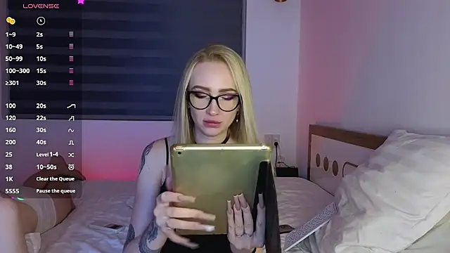 Snapshot of SOFYandMIKE chatting on 16, 7, 2026 SOFYandMIKE online show from 16, 7, 2026