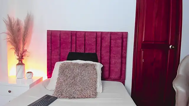 EloiseQuinn online show from 16, 9, 2025