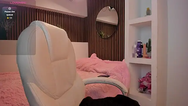 Camila dupont online show from 17, 3, 2025