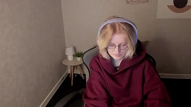 ElizabethHarpper online show from 22, 11, 2025