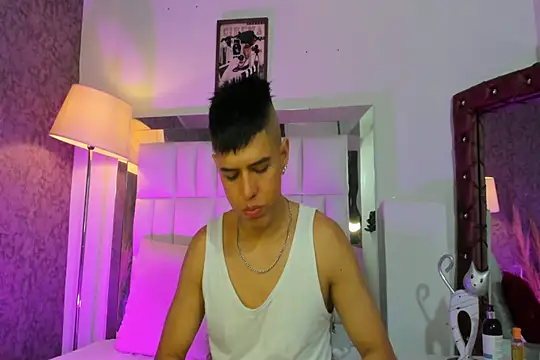 Snapshot of Angel_Khouri chatting on 8, 2, 2025 Angel Khouri online show from 8, 2, 2025