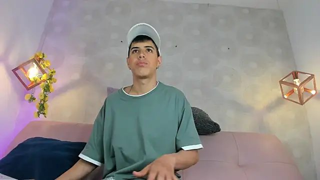Snapshot of Angel_Khouri chatting on 7, 3, 2025 Angel Khouri online show from 7, 3, 2025