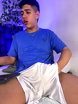 Snapshot of Angel_Khouri chatting on 8, 10, 2025 Angel Khouri online show from 8, 10, 2025