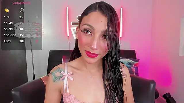 Snapshot of miss___evangeline chatting on 4, 5, 2026 miss evangeline online show from 4, 5, 2026