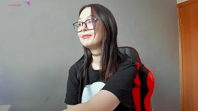 kittenrisha online show from 17, 1, 2025