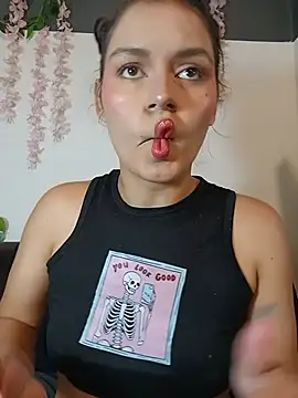 Danni shy online show from 20, 5, 2026