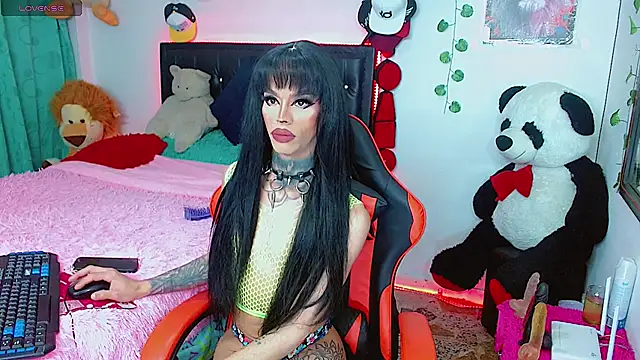 Snapshot of Alextwink chatting on 4, 12, 2025 Alextwink online show from 4, 12, 2025