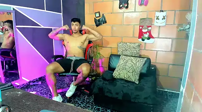 Snapshot of Adam_Valenciia chatting on 3, 1, 2025 Adam Valenciia online show from 3, 1, 2025