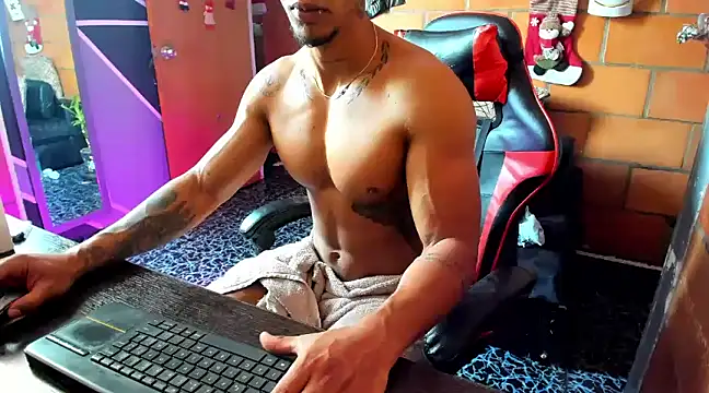 Snapshot of Adam_Valenciia chatting on 7, 1, 2025 Adam Valenciia online show from 7, 1, 2025