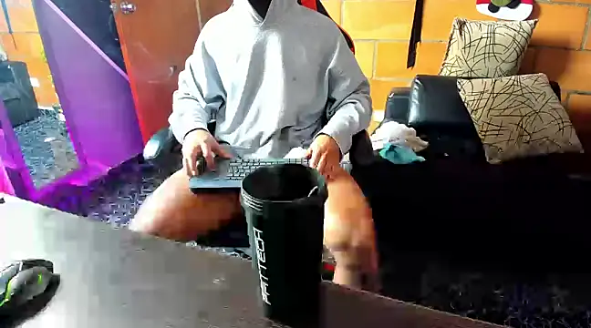 Snapshot of Adam_Valenciia chatting on 6, 2, 2025 Adam Valenciia online show from 6, 2, 2025