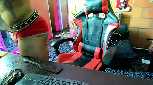 Snapshot of Adam_Valenciia chatting on 15, 2, 2025 Adam Valenciia online show from 15, 2, 2025