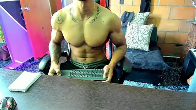 Snapshot of Adam_Valenciia chatting on 3, 3, 2025 Adam Valenciia online show from 3, 3, 2025
