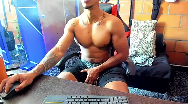 Snapshot of Adam_Valenciia chatting on 11, 3, 2025 Adam Valenciia online show from 11, 3, 2025
