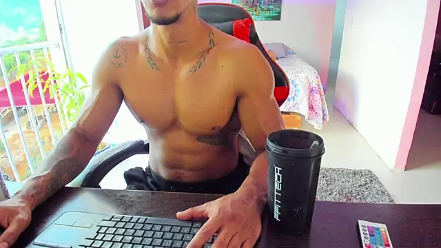 Snapshot of Adam_Valenciia chatting on 13, 9, 2025 Adam Valenciia online show from 13, 9, 2025