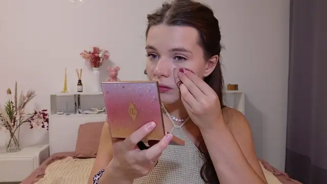 Nellie Medina online show from 23, 9, 2025