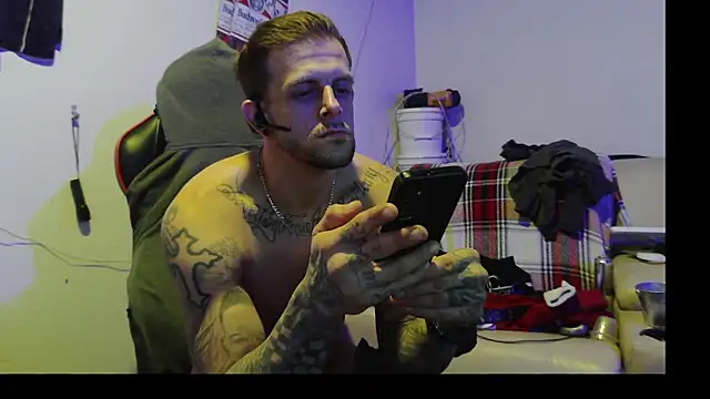 Snapshot of JamesMichael88 chatting on 25, 2, 2025 JamesMichael88 online show from 25, 2, 2025