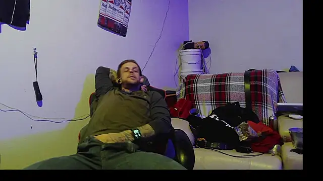 Snapshot of JamesMichael88 chatting on 26, 2, 2025 JamesMichael88 online show from 26, 2, 2025