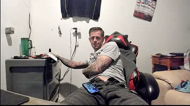 Snapshot of JamesMichael88 chatting on 2, 3, 2025 JamesMichael88 online show from 2, 3, 2025