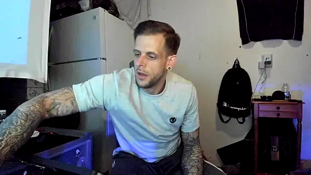 Snapshot of JamesMichael88 chatting on 23, 3, 2025 JamesMichael88 online show from 23, 3, 2025