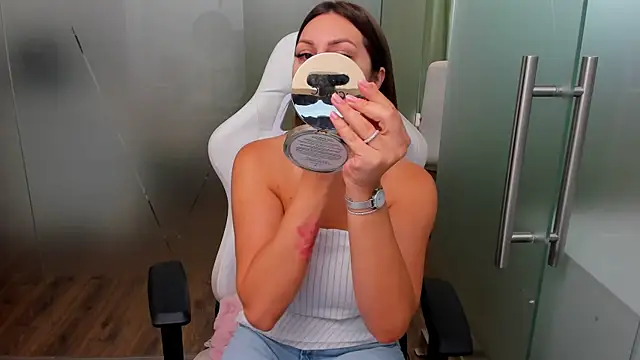 claraxjoyy online show from 10, 6, 2026