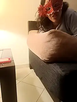 couple-tuga online show from 1, 3, 2025