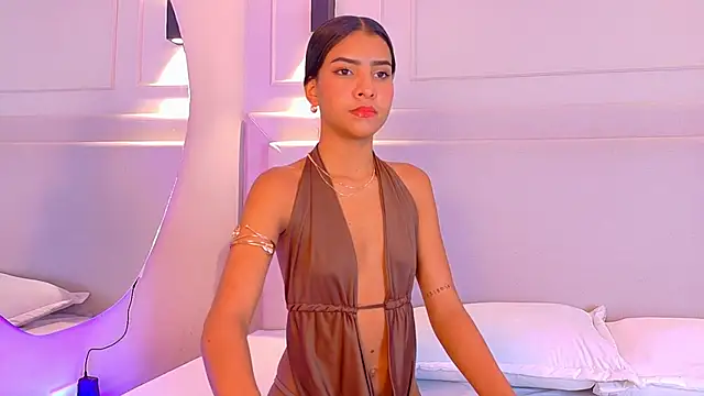 NaomiKlarc online show from 13, 11, 2025