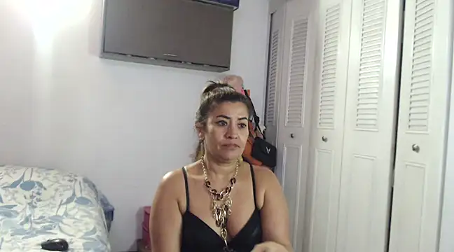 CamilaLix online show from 6, 2, 2025