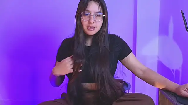 Snapshot of Gretta_Hot chatting on 5, 11, 2025 Gretta Hot online show from 5, 11, 2025