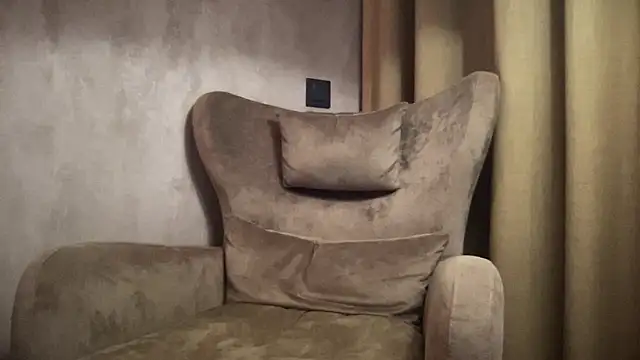 Snapshot of long_1313 chatting on 16, 10, 2025 long 1313 online show from 16, 10, 2025