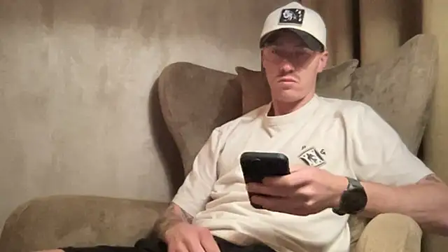 Snapshot of long_1313 chatting on 1, 11, 2025 long 1313 online show from 1, 11, 2025