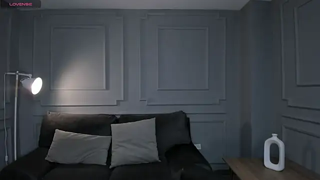 NiaSalvatore online show from 6, 3, 2025