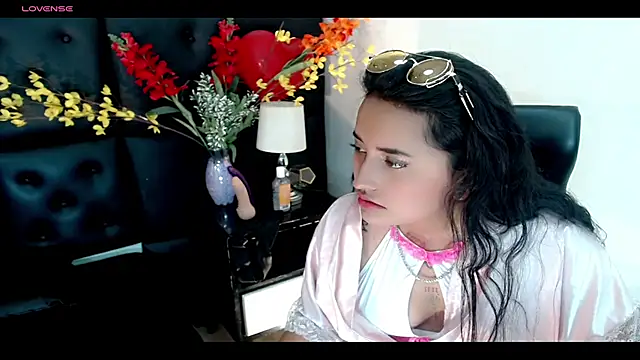 Snapshot of Carolaine01 chatting on 19, 2, 2025 Carolaine01 online show from 19, 2, 2025