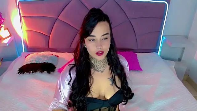 Snapshot of Carolaine01 chatting on 16, 10, 2025 Carolaine01 online show from 16, 10, 2025