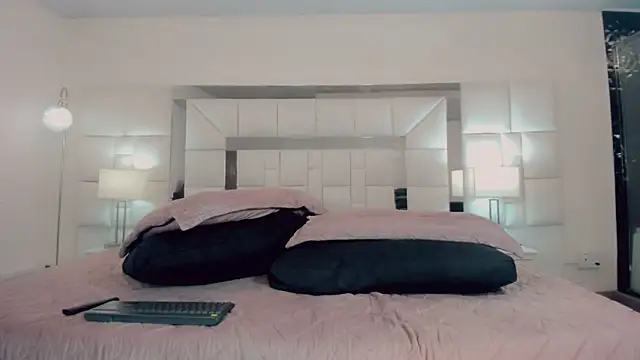 Snapshot of Gisele_fox chatting on 8, 3, 2025 Gisele fox online show from 8, 3, 2025