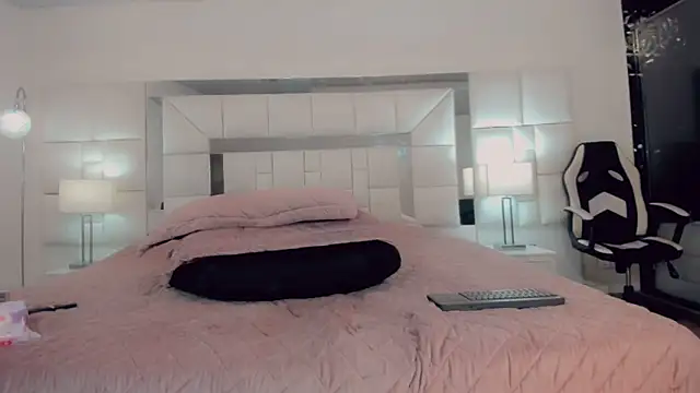 Snapshot of Gisele_fox chatting on 13, 3, 2025 Gisele fox online show from 13, 3, 2025