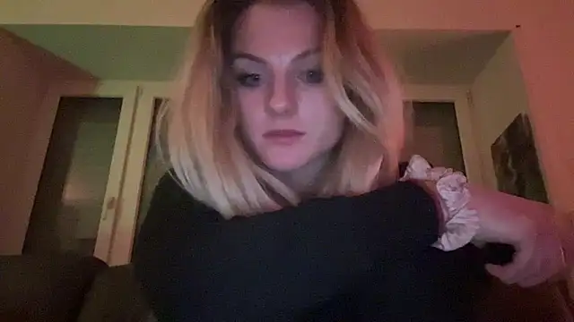 Snapshot of HotGermanGirl97 chatting on 14, 1, 2025 HotGermanGirl97 online show from 14, 1, 2025